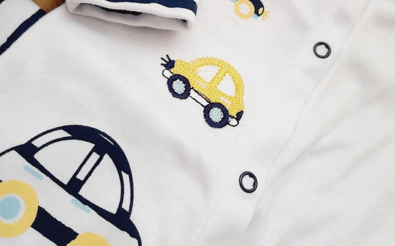 Doble corona ropa niño